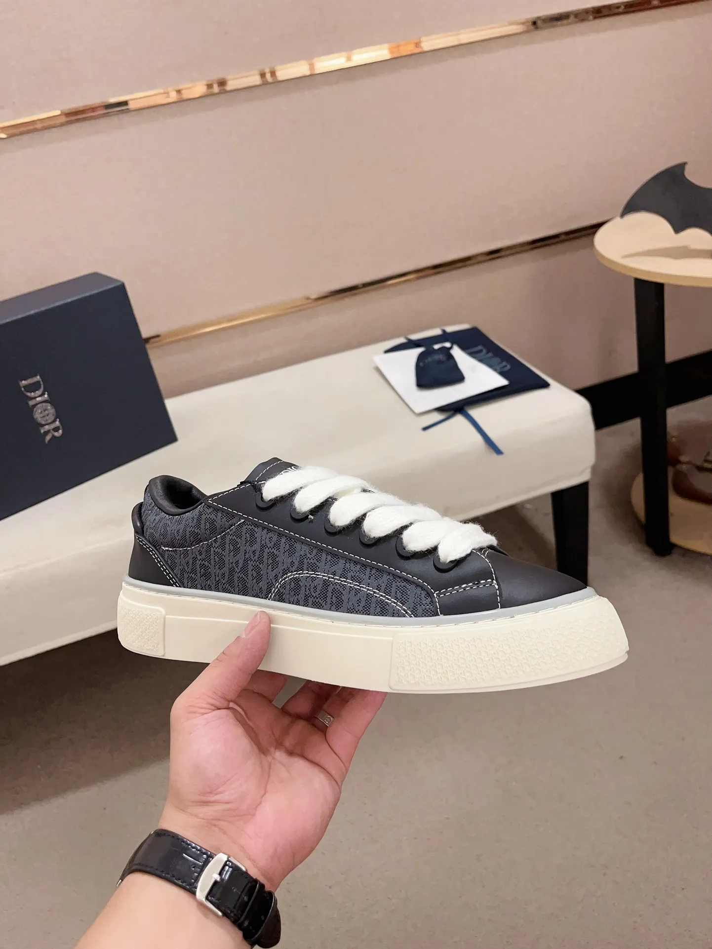 Men's shoes 💰: 640💰[Dior·Dior] Top 🔍Couple model💏🔍New casual sports style couple shoes, new four-season design, perfect workmanship, lace-up lazy style to create wardrobe quality, upper: imported first-layer cowhide, sheepskin lining is soft and comfortable, ultra-light TPU wear-resistant outsole, simple, versatile fashion men's shoes, excellent color code number 35--44